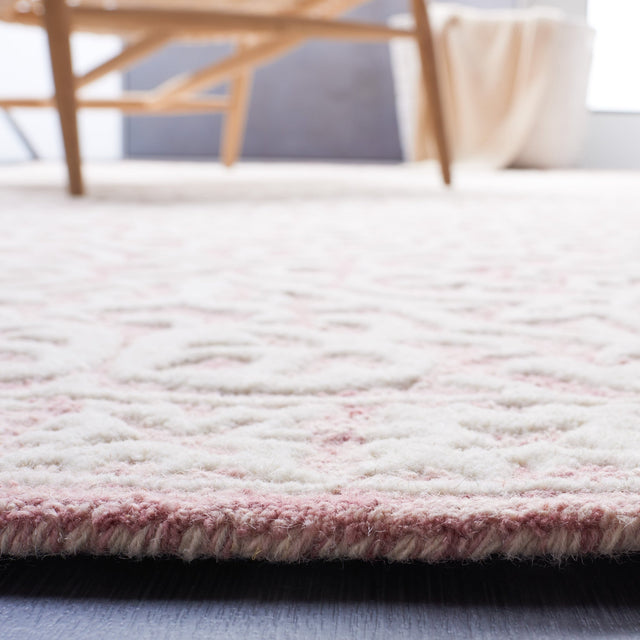 Safavieh Metro Met857U Pink/Ivory Rug.