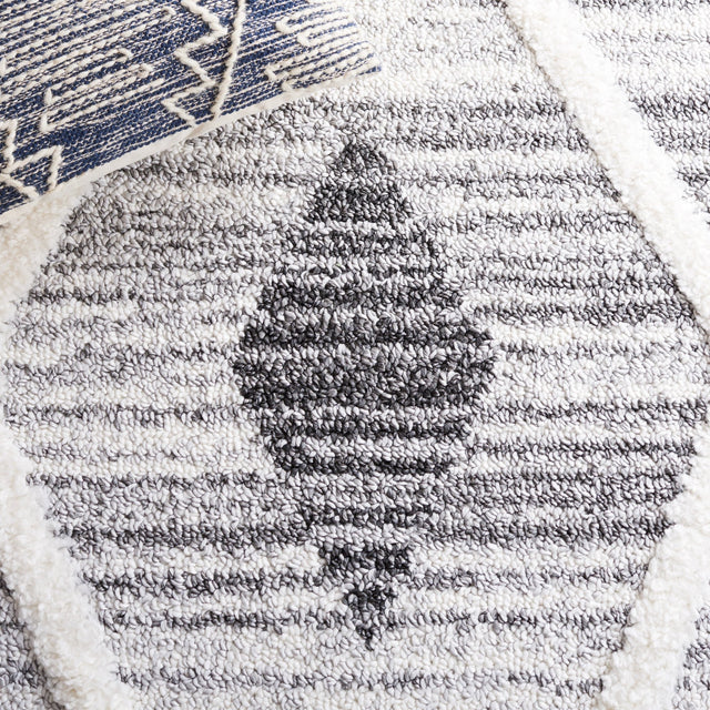Safavieh Moroccan Tassel Shag Mts642F Grey/Ivory Rug.