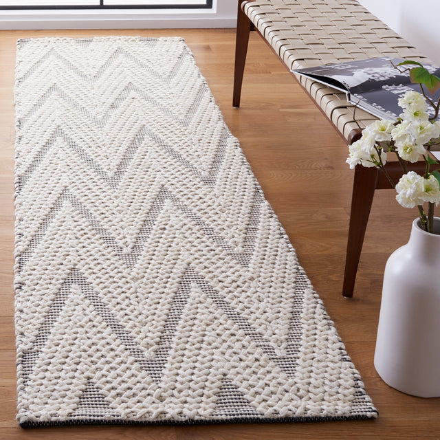 Safavieh Natura Nat279A Ivory/Black Rug.