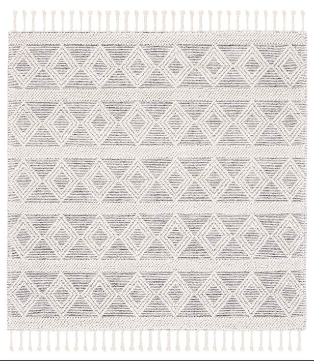 Safavieh Natura Nat307A Ivory/Black Rug.