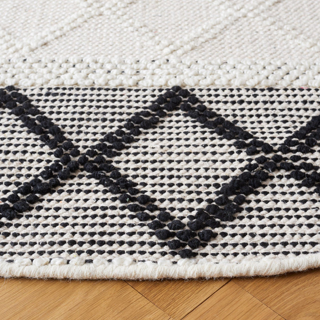 Safavieh Natura Nat334A Ivory/Black Rug.