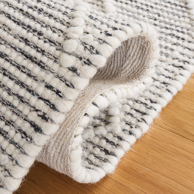 Safavieh Natura Nat339A Ivory/Black Rug.