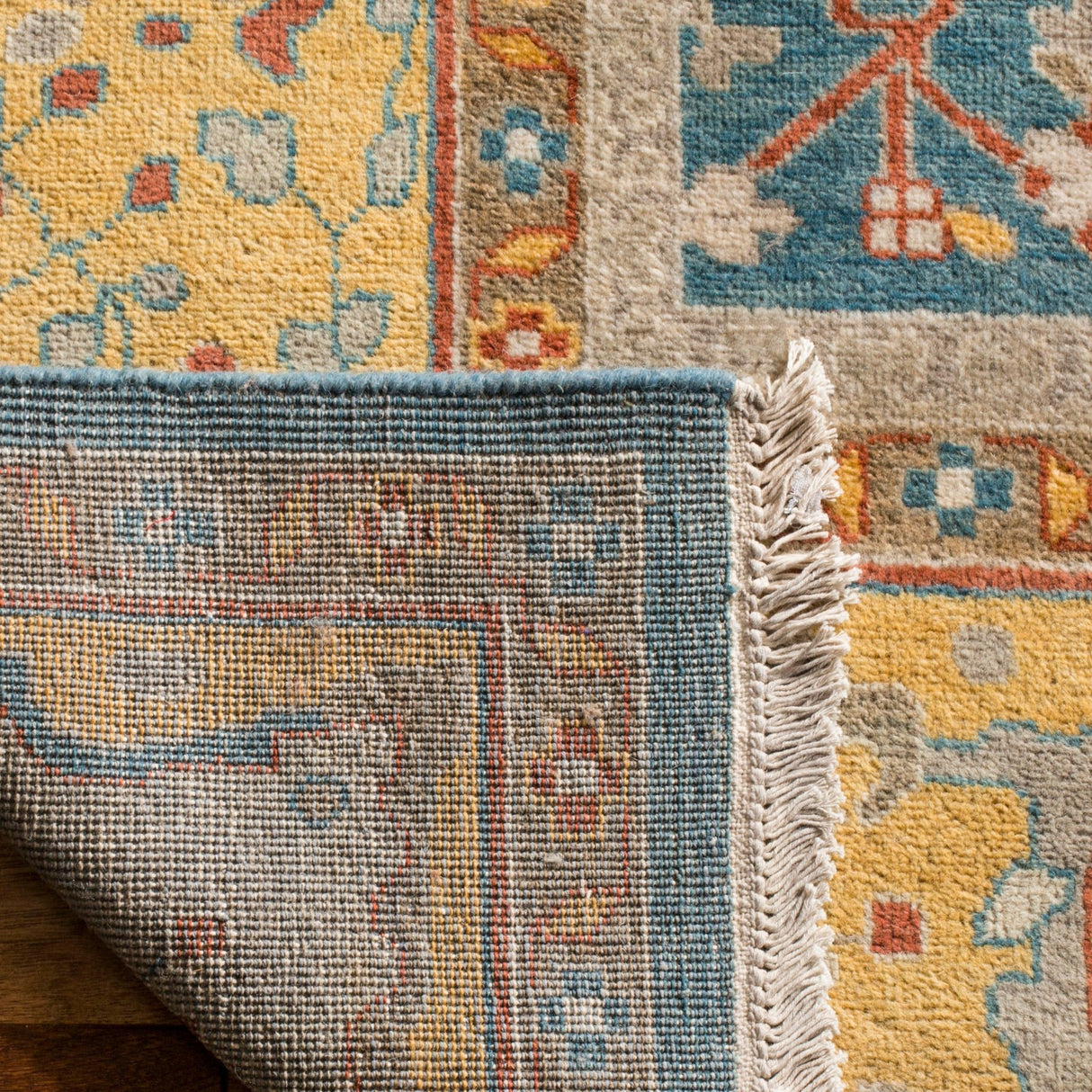 Safavieh Sultanabad Sul1085A Blue/Gold Rug.