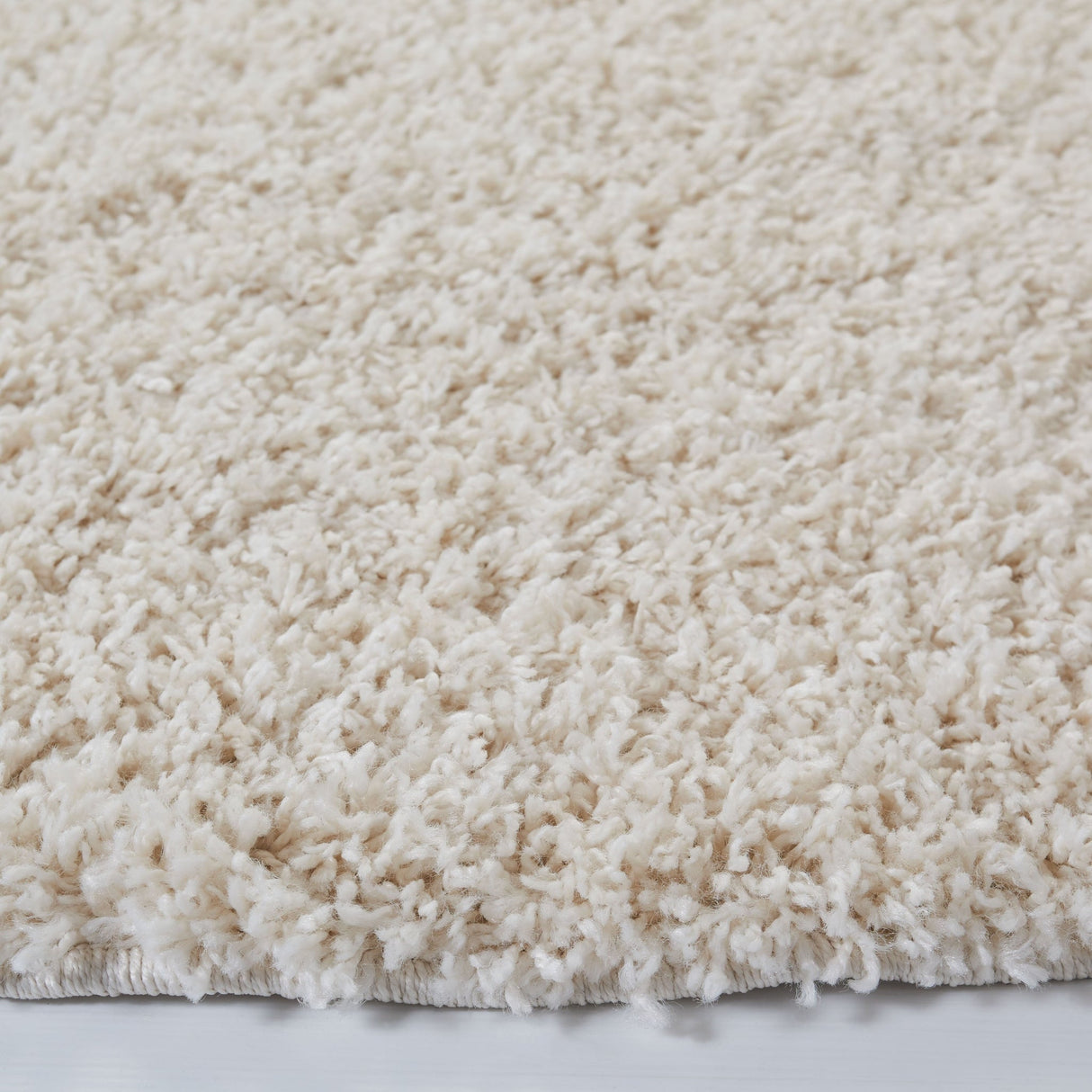 Safavieh Venus Shag Vns520A Ivory Rug.