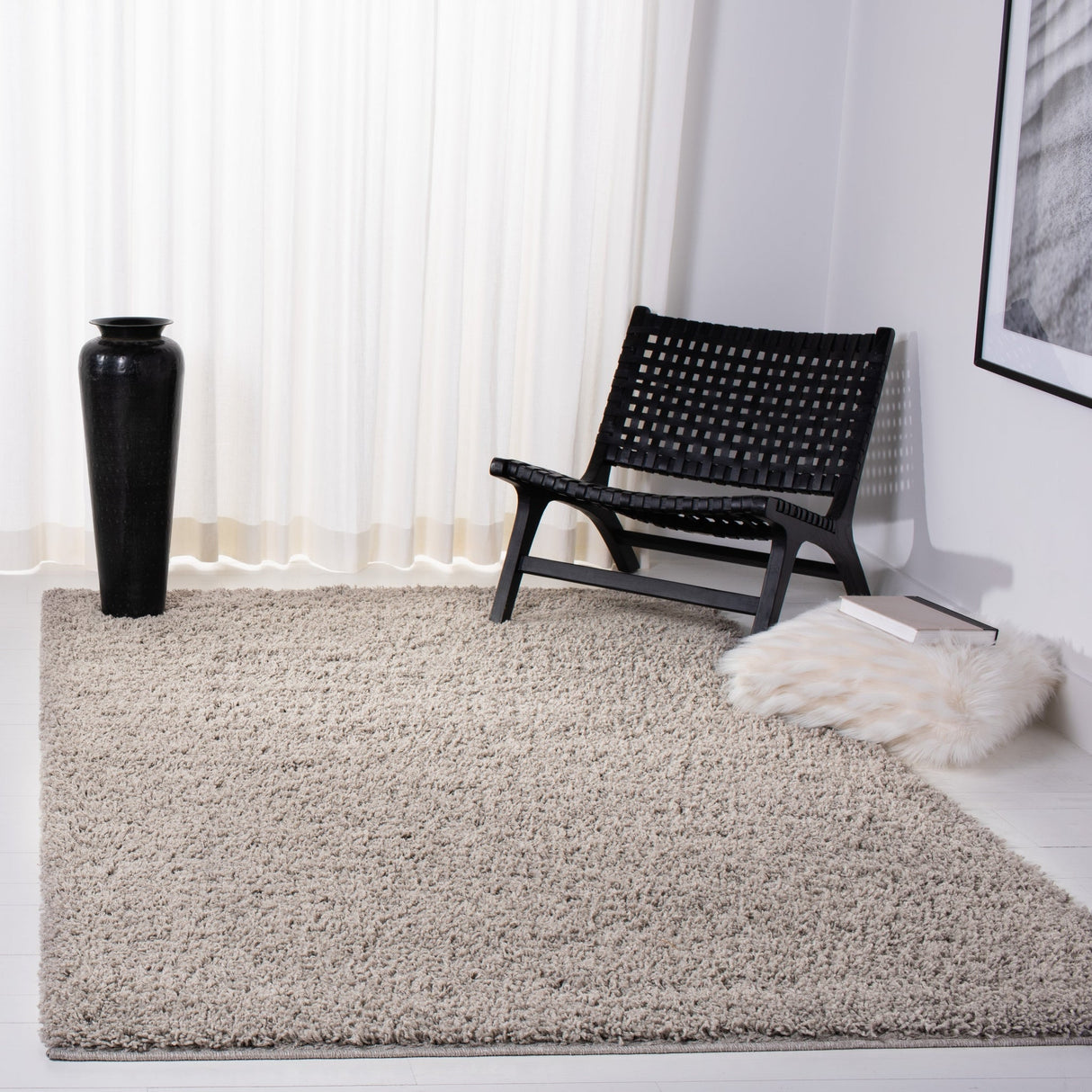 Safavieh Venus Shag Vns520E Taupe Rug.