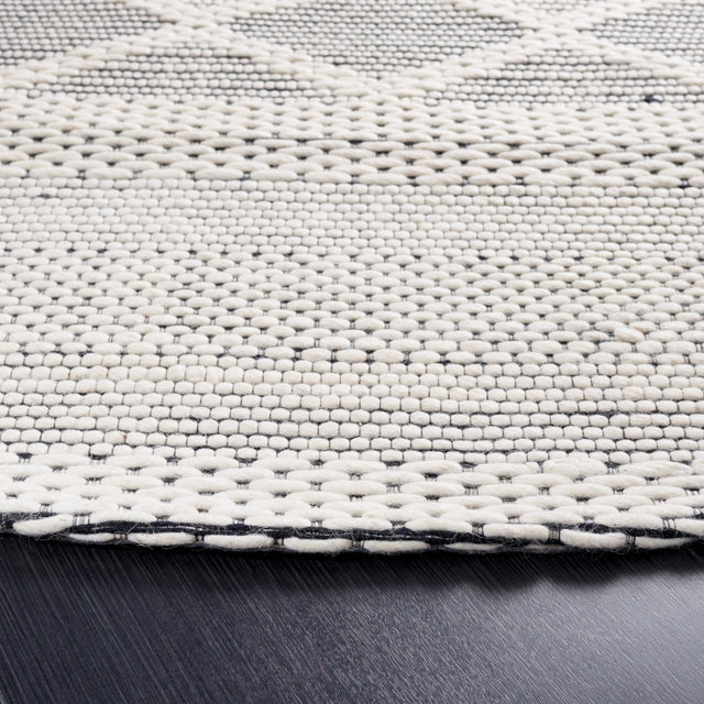Safavieh Vermont Vrm154Z Ivory/Black Rug.