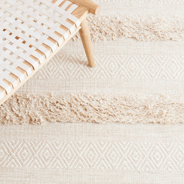 Safavieh Vermont Vrm903A Ivory/Beige Rug.
