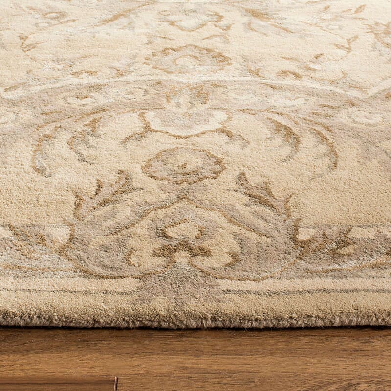 Safavieh Savonnerie Sav623A Sand Rugs.
