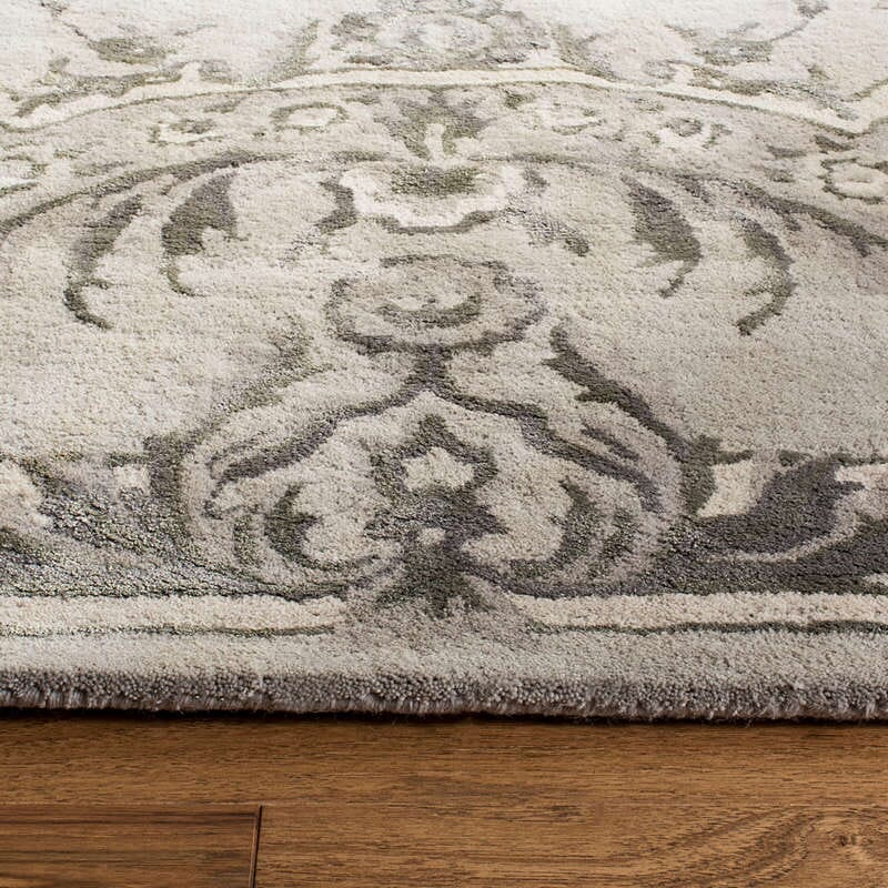 Safavieh Savonnerie Sav623B Smoke Rugs.