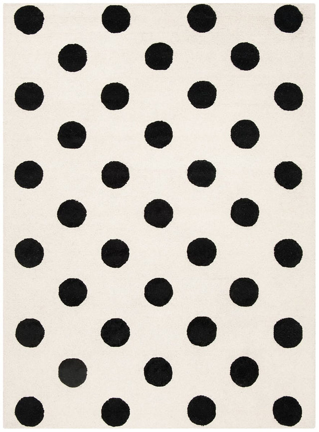 Safavieh Safavieh Kids Sfk904D Ivory / Black Rugs.