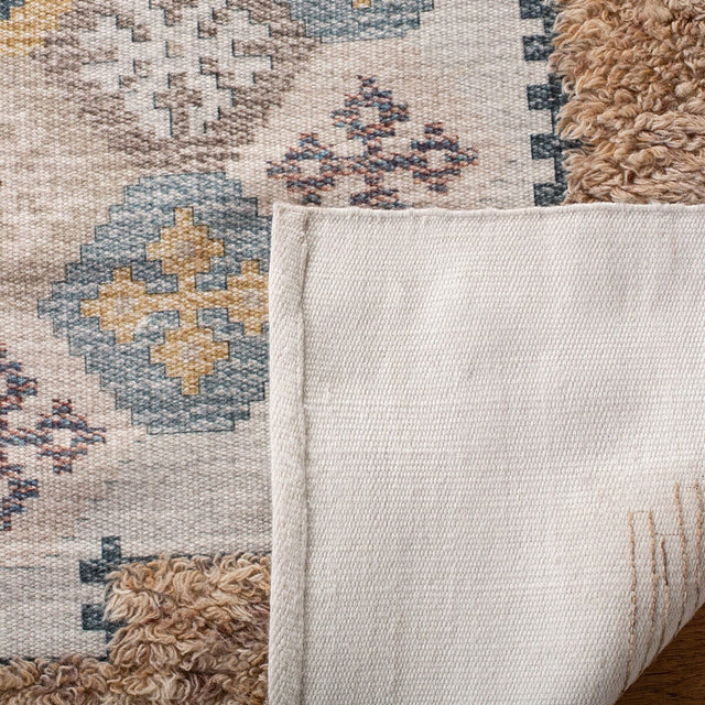 Safavieh Saffron Sfn108B Taupe / Ivory Rugs.