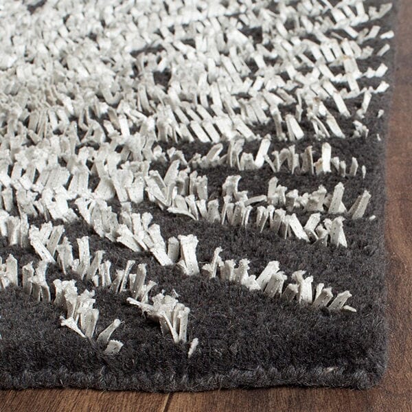 Safavieh Soho Soh712H Charcoal / Ivory Rugs.