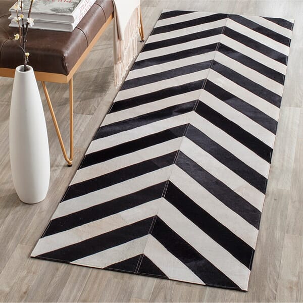 Safavieh Studio Leather Stl122A White / Black Rugs.