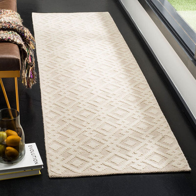 Safavieh Vermont Vrm102A Ivory Rug.