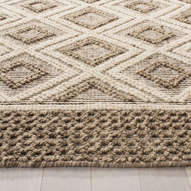 Safavieh Vermont Vrm212B Beige/Ivory Rug.
