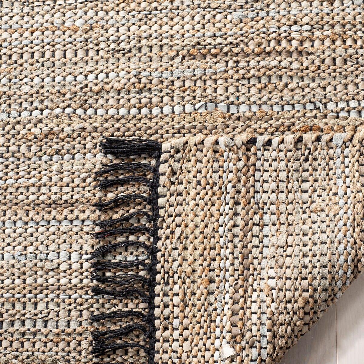 Safavieh Vintage Leather Vtl203B Beige Rugs.