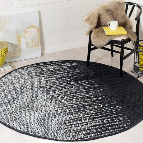 Safavieh Vintage Leather Vtl388C Light Grey / Black Rugs.