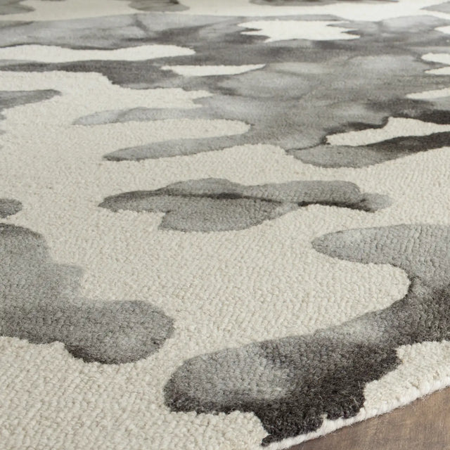 Safavieh Dip Dye 7'-0" x 7'-0" Rug in Beige / Charcoal