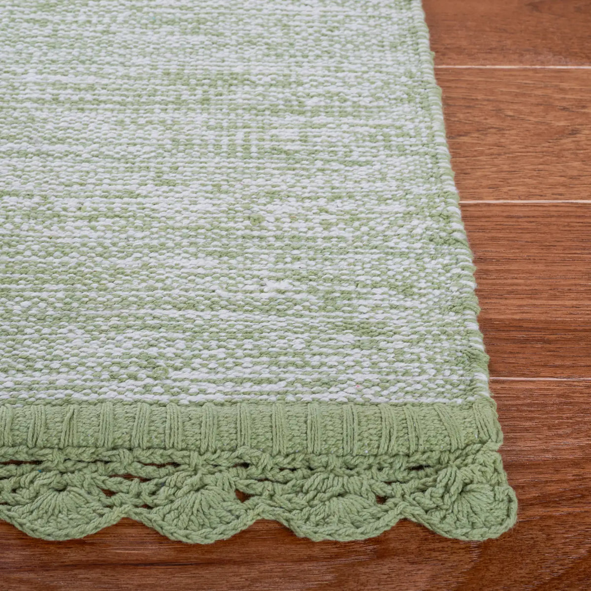 Safavieh Montauk 8'-0" x 10'-0" Rug in Green
