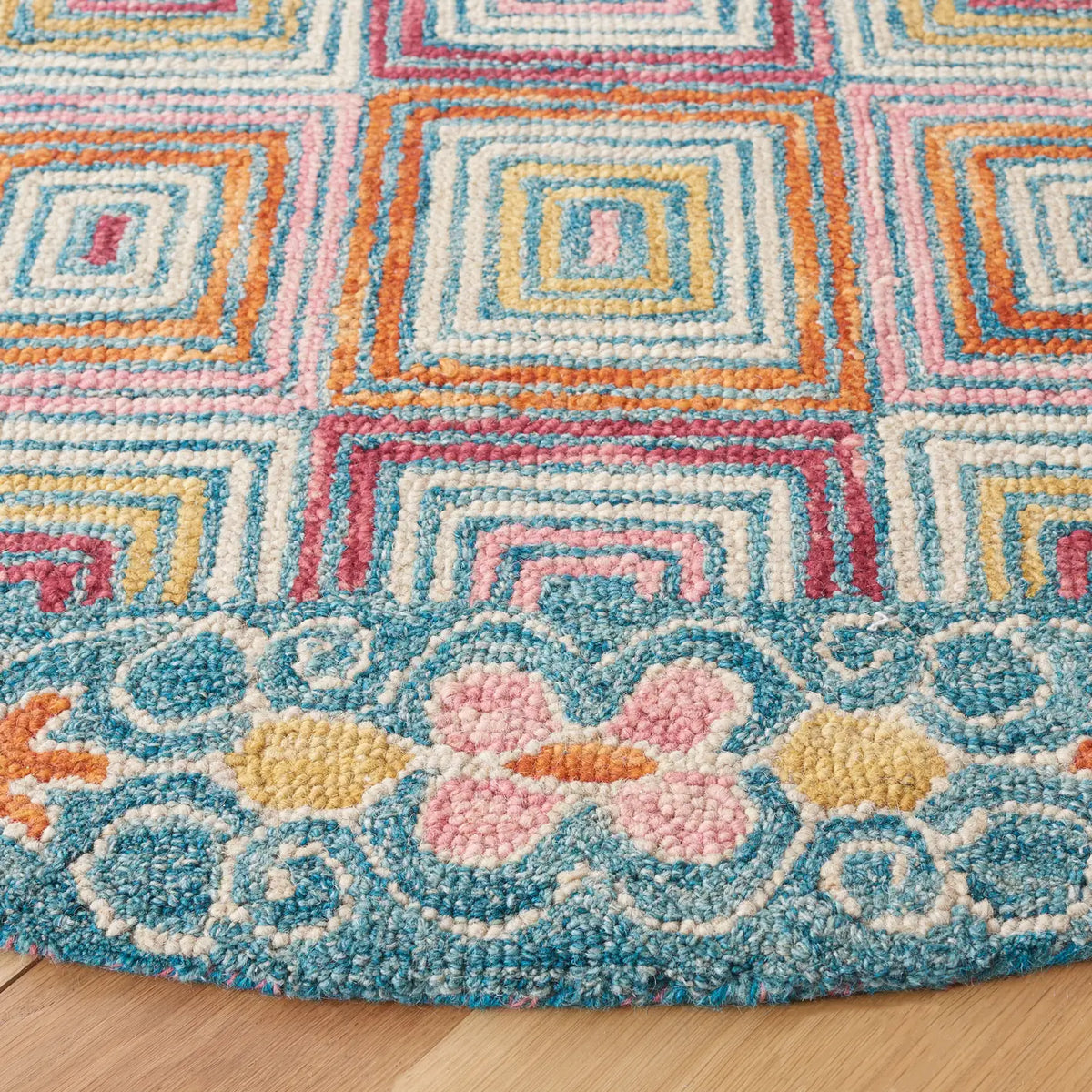 Safavieh Aspen 6'-0" x 6'-0" Rug in Pink / Gold