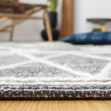 Safavieh Kilim 4'-0" x 6'-0" Rug in Charcoal / Ivory