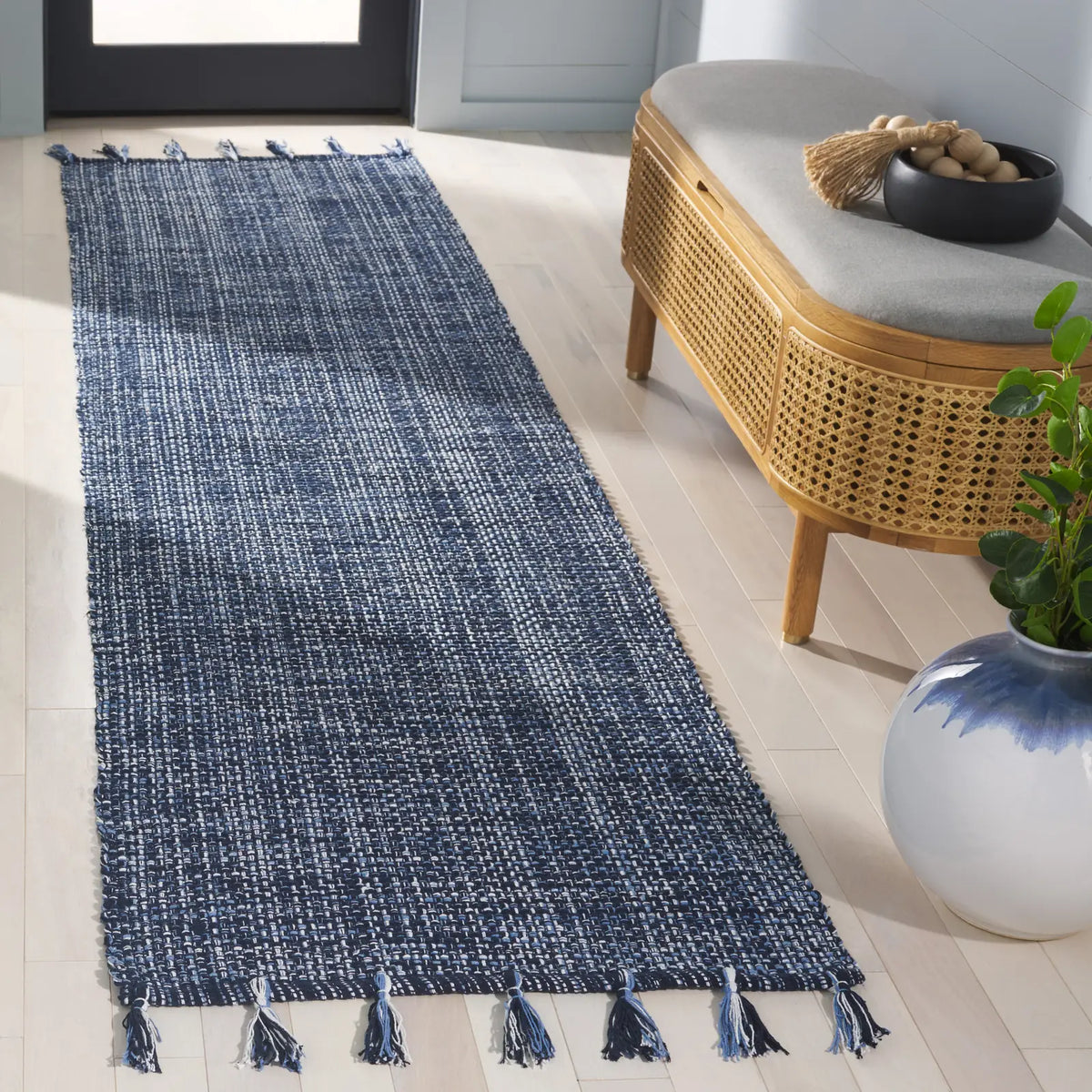 Safavieh Montauk 2'-3" x 9'-0" Rug in Navy