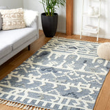 Safavieh Casablanca 4'-0" x 6'-0" Rug in Blue / Ivory