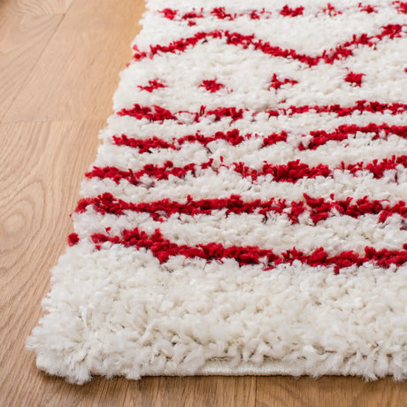 Safavieh Arizona Shag 4'-0" x 6'-0" Rug in Ivory / Red