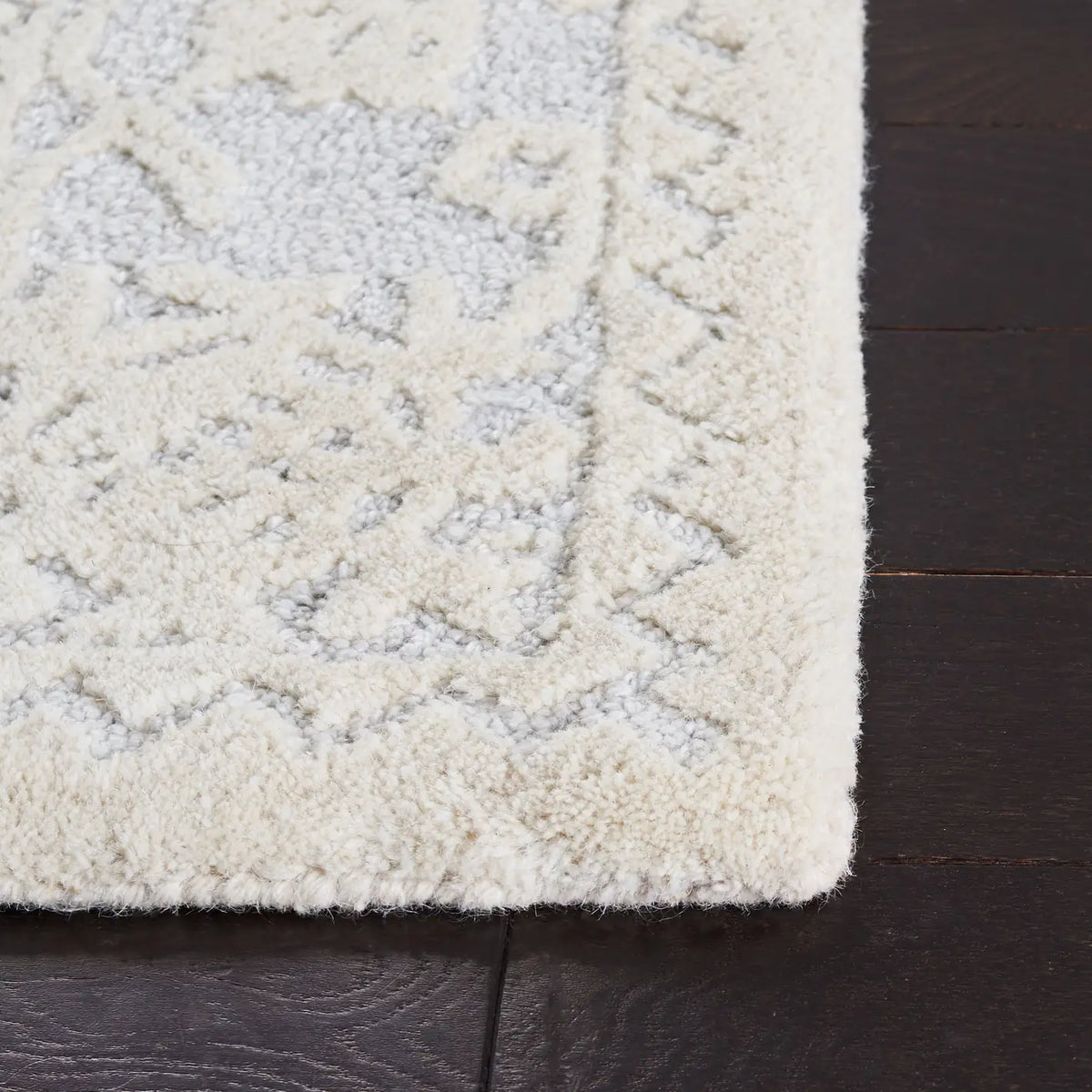 Safavieh Micro-Loop 4'-0" x 6'-0" Rug in Ivory / Grey
