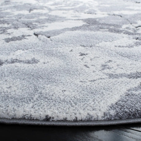 Safavieh Cyrus Shag 6'-7" x 6'-7" Rug in Grey / Ivory
