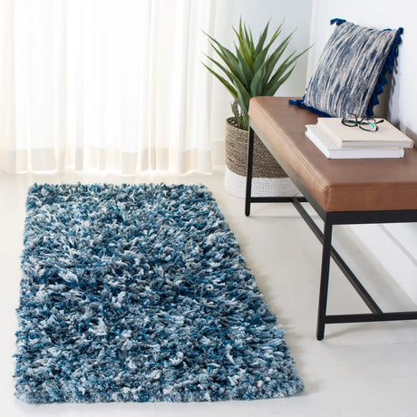Safavieh Rio Shag 2'-3" x 6'-0" Rug in Navy / Ivory