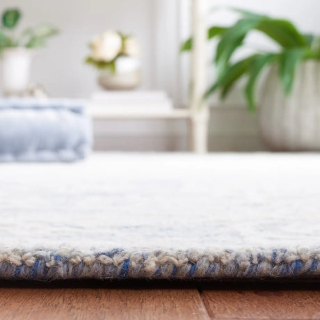 Safavieh Metro 4'-0" x 6'-0" Rug in Blue / Ivory