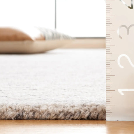 Safavieh Abstract 4'-0" x 6'-0" Rug in Silver / Ivory