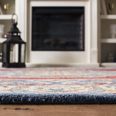 Safavieh Antiquity 4'-0" x 6'-0" Rug in Blue / Red