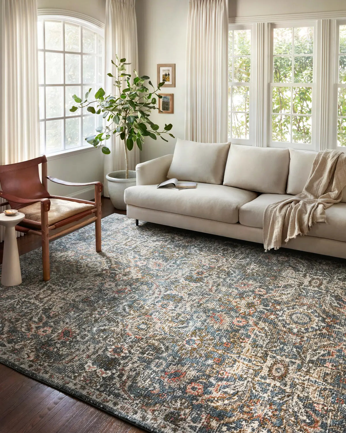 Loloi Saban Sab-04 Blue/Sand Rugs - room scene 1