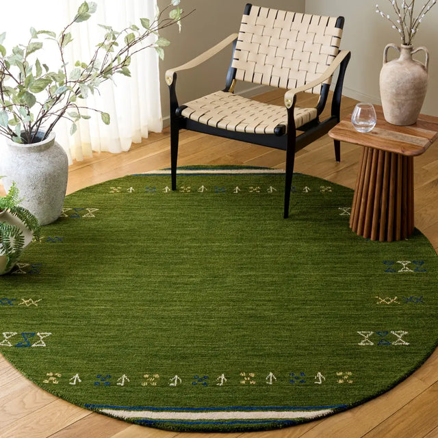 Safavieh Himalaya 6'-0" x 6'-0" Rug in Green