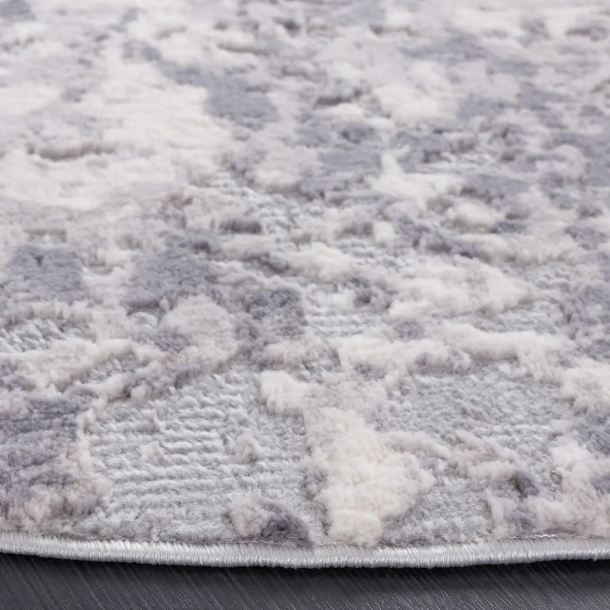 Safavieh Eternal 6'-7" x 6'-7" Rug in Light Grey / Grey