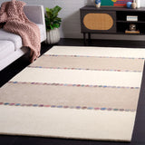Safavieh Fifth Avenue 4'-0" x 6'-0" Rug in Ivory / Beige