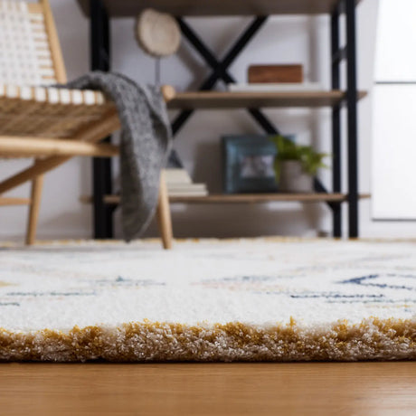 Safavieh Marrakesh 4'-0" x 6'-0" Rug in Ivory / Multi