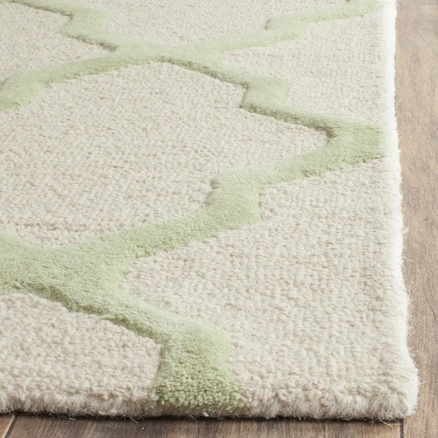 Safavieh Cambridge 6'-0" x 9'-0" Rug in Ivory / Light Green
