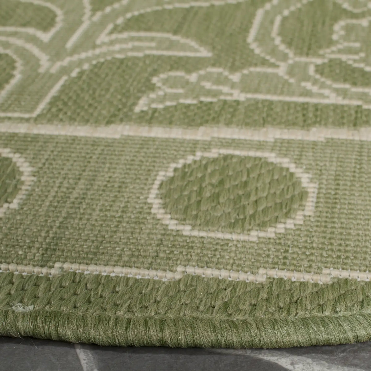 Safavieh Courtyard 6'-7" x 6'-7" Rug in Olive / Natural