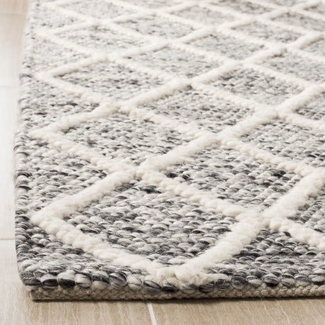 Safavieh Natura 5'-0" x 8'-0" Rug in Ivory / Black