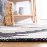 Safavieh Augustine 4'-0" x 6'-0" Rug in Beige / Black