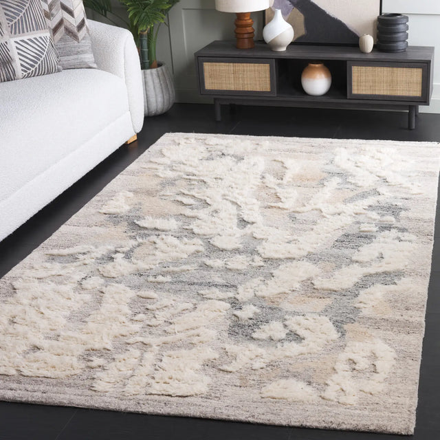 Safavieh Casablanca 4'-0" x 6'-0" Rug in Grey / Ivory