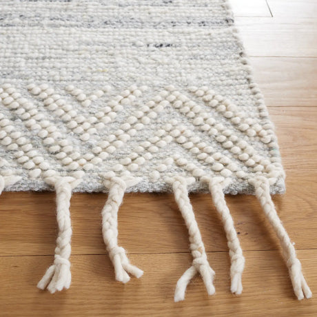 Safavieh Natura 4'-0" x 6'-0" Rug in Ivory / Grey