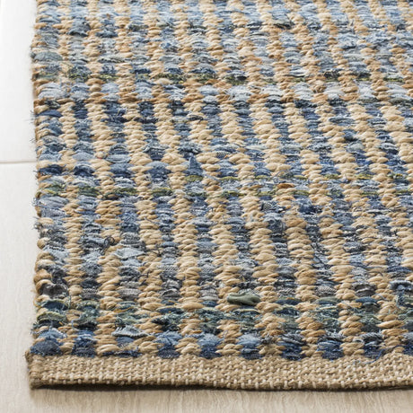 Safavieh Cape Cod 4'-0" x 6'-0" Rug in Natural / Blue