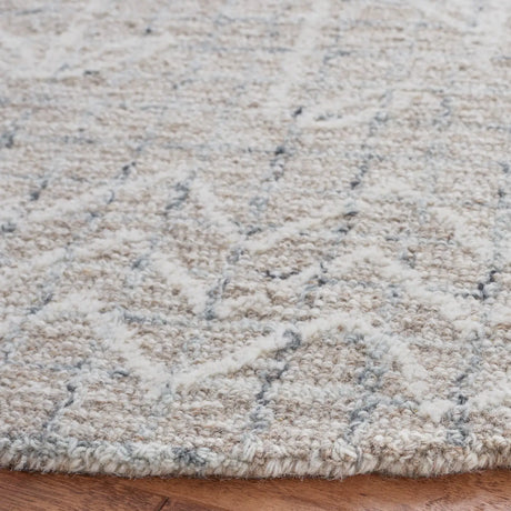 Safavieh Metro 6'-0" x 6'-0" Rug in Beige / Ivory
