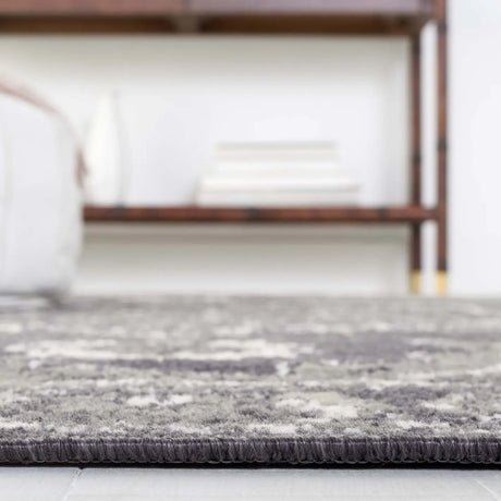 Safavieh Pyramid 4'-5" x 6'-5" Rug in Charcoal / Ivory