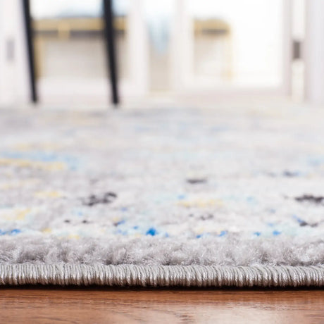 Safavieh Madison 4'-0" x 6'-0" Rug in Grey / Gold