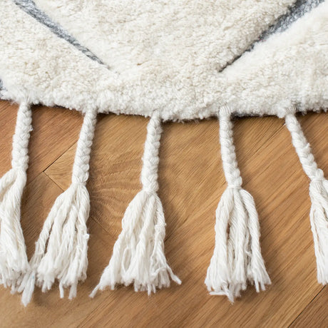 Safavieh Sahara 6'-0" x 6'-0" Rug in Ivory / Grey